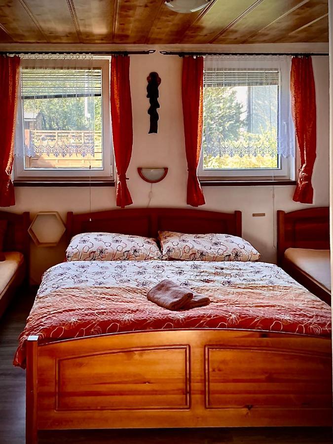 Apartments Ve Dvore Velke Karlovice Ngoại thất bức ảnh